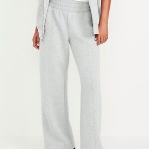 Old Navy Wide Leg Bounce Fleece Pants size Small Petite